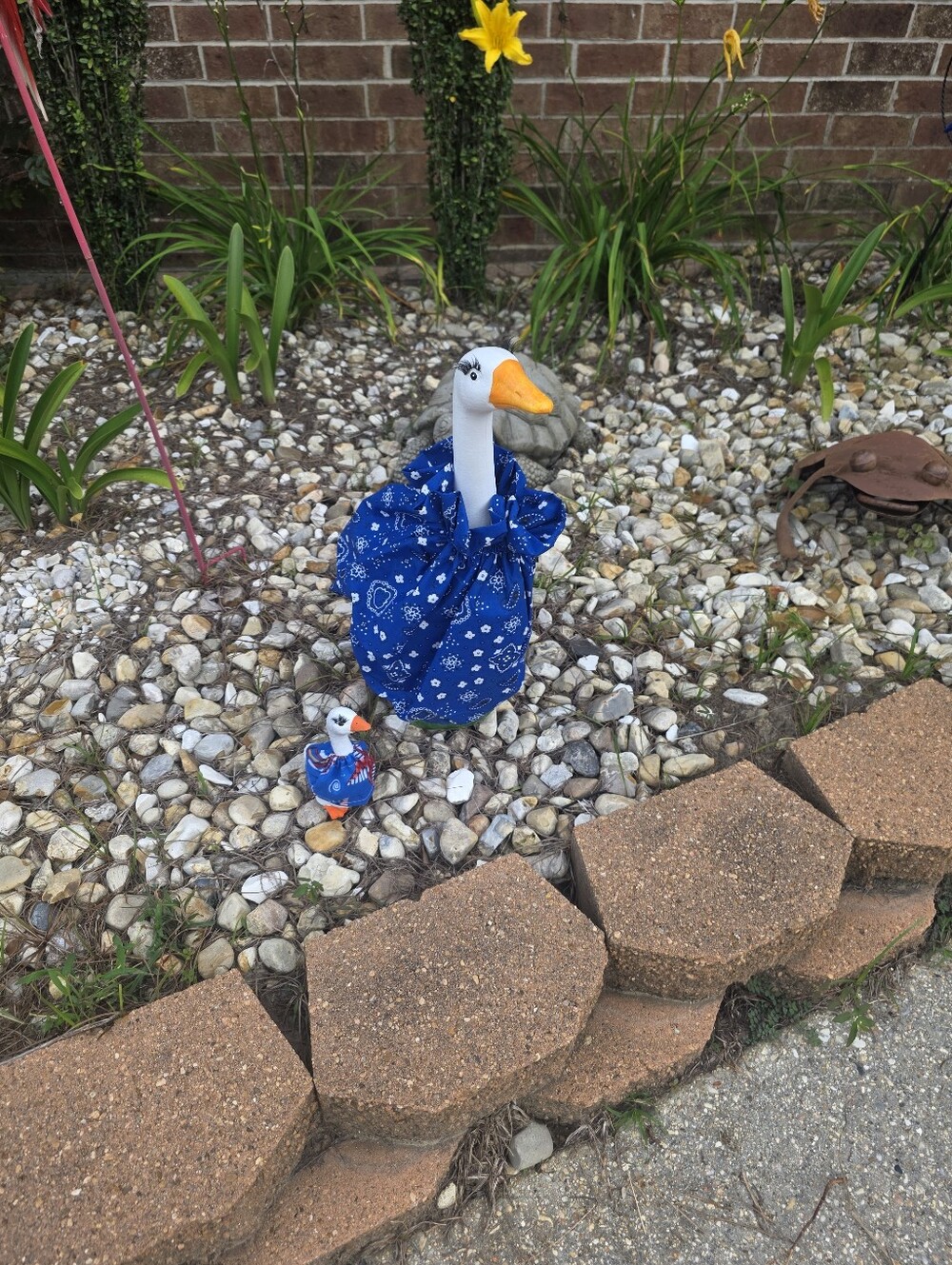 Resin 19" White Porch Goose Figurine with Orange Beak - Picture 13 of 13